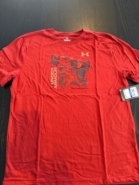 Under Armour Youth Red Short-Sleeve Graphic Tee with Lion Design